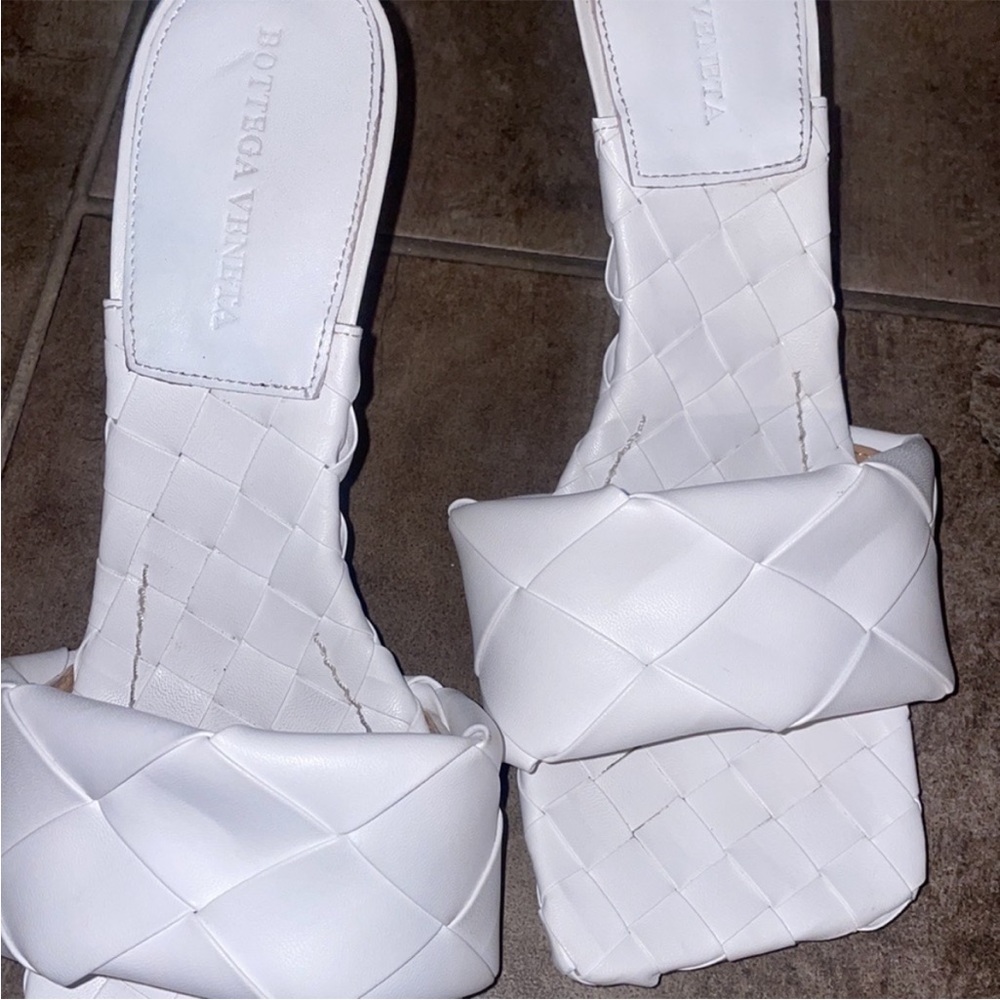 Bottega Veneta mules